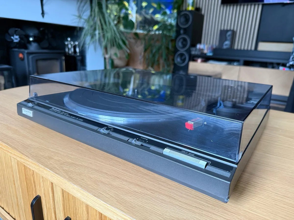 Technics Q300 turntable/recorder - Image 3
