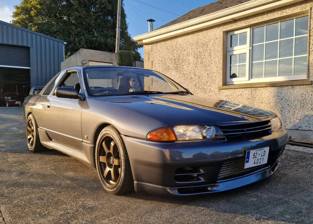 R32 skyline - Image 1