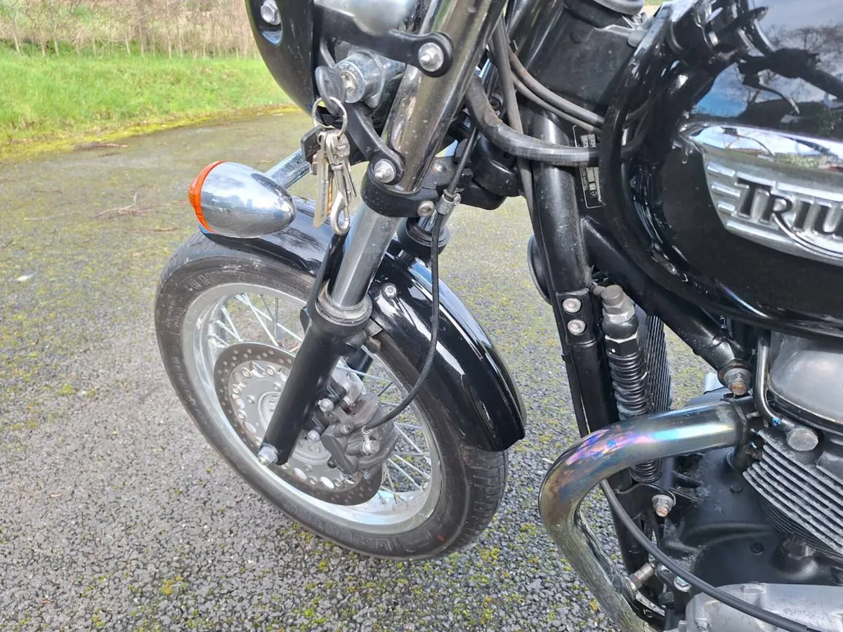 Triumph Thruxton 900 - Image 4