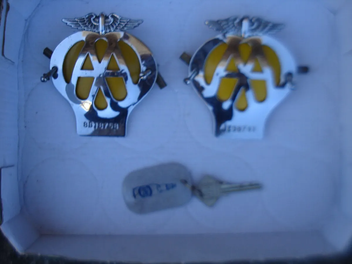 OLD AA  CAR CHROME BADGES 1960-1967  & KIOSK KEY. - Image 3