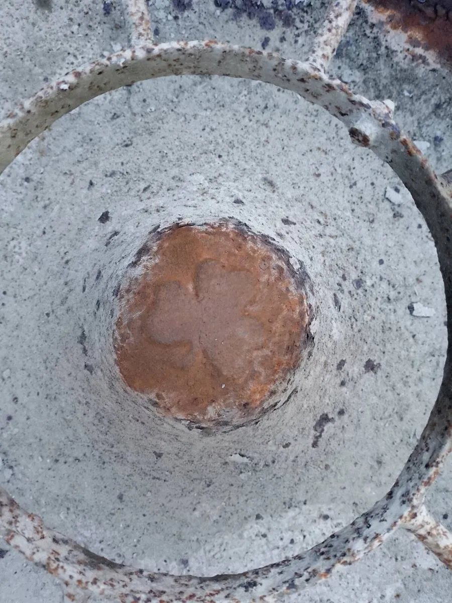 Pig trough - Image 2