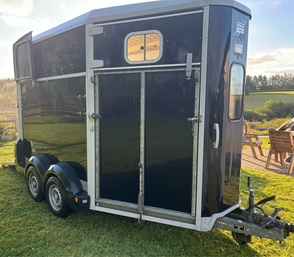 Horse box - Image 1