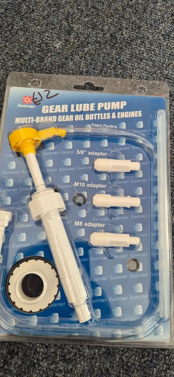 €12 Outboard engine gear oil pump kit - Image 1