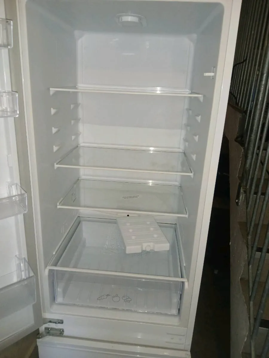 Fridge freezer - Image 4