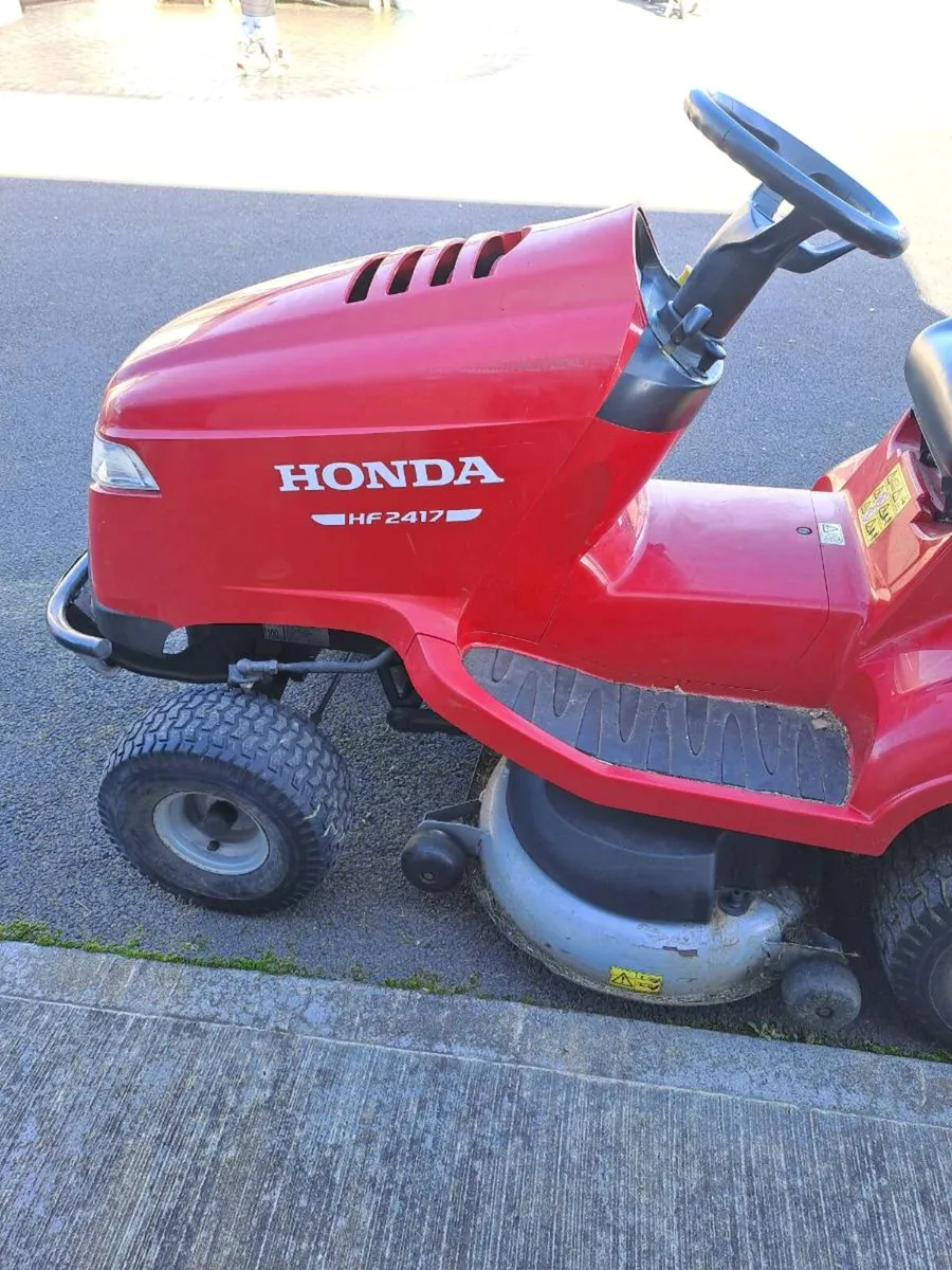 Ride on lawnmower Honda hf2417 - Image 1
