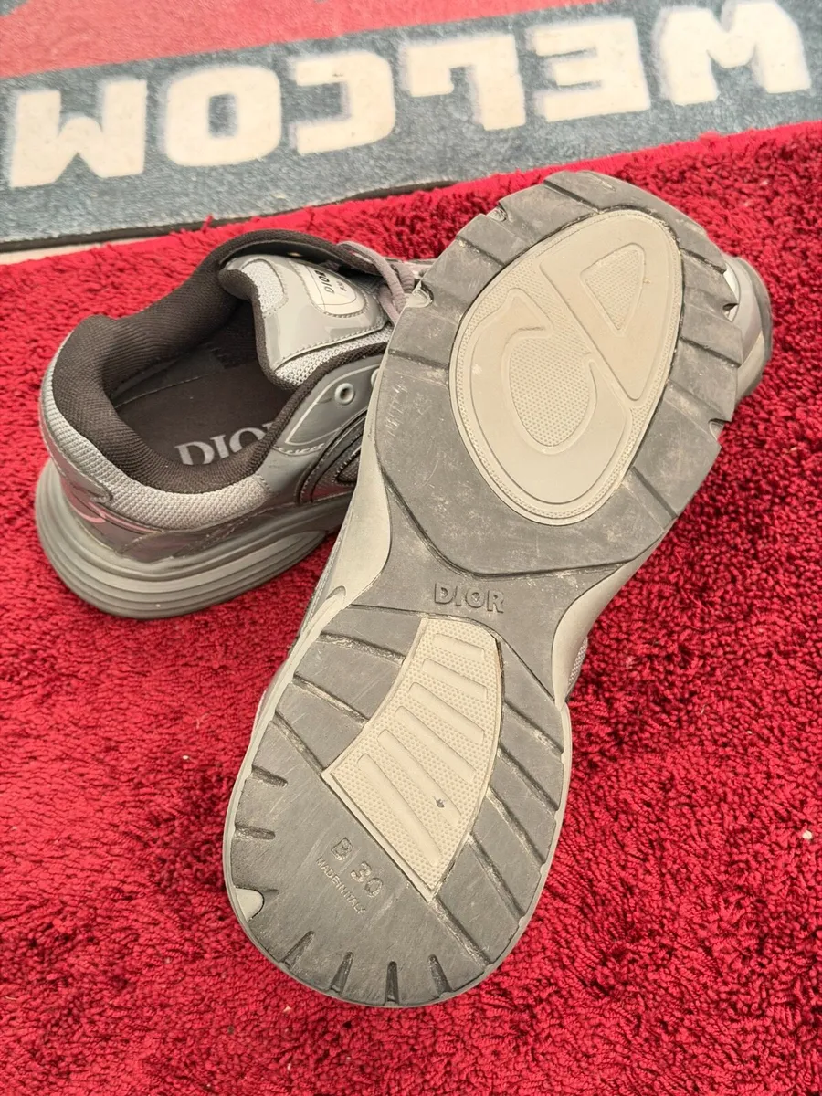 Dior B30 Authentic- worn Once- size 43  Receipt - Image 3