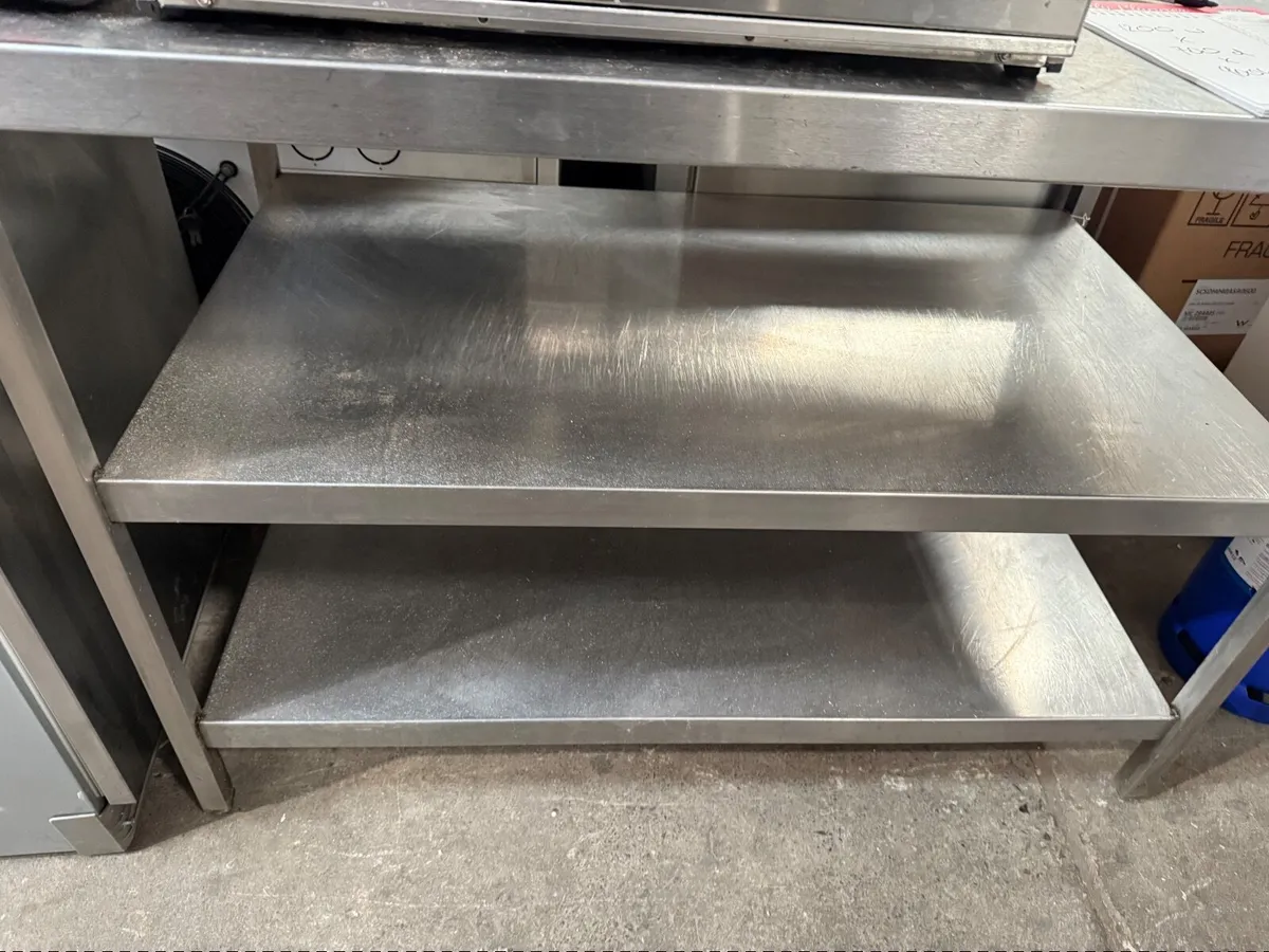 Stainless steel sinks and tables - Image 3