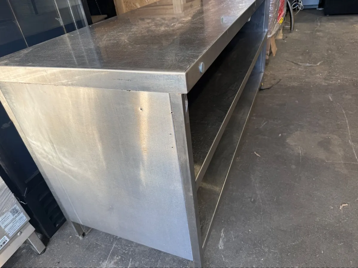 Stainless steel sinks and tables - Image 4