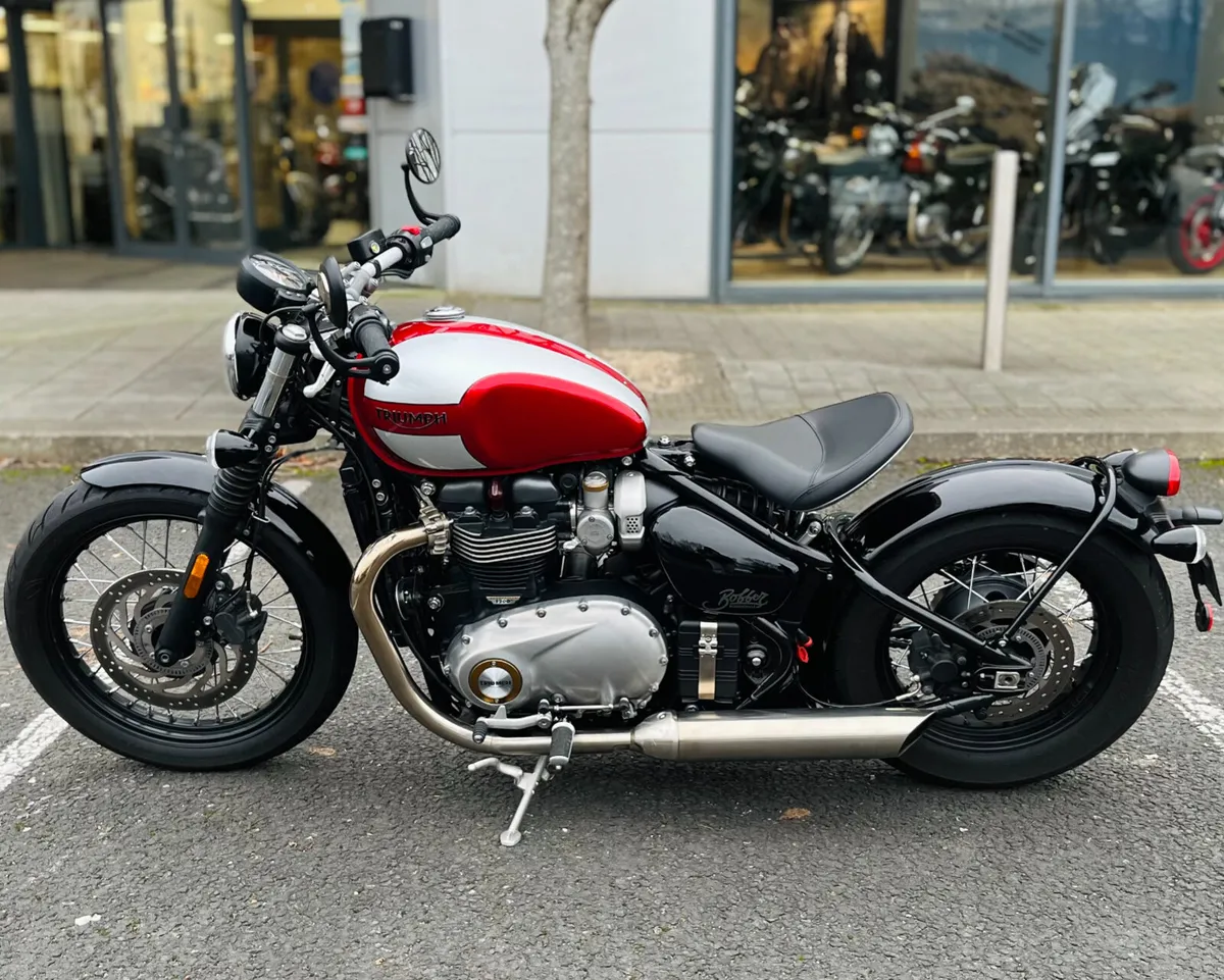 TRIUMPH BONNEVILLE BOBBER €245 per month - Image 4