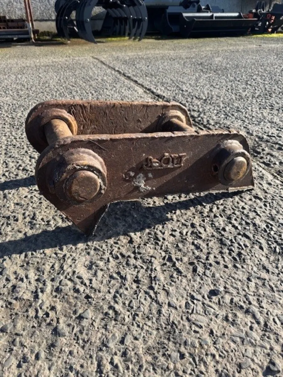 Linkage to suit 20 ton machine - Image 2