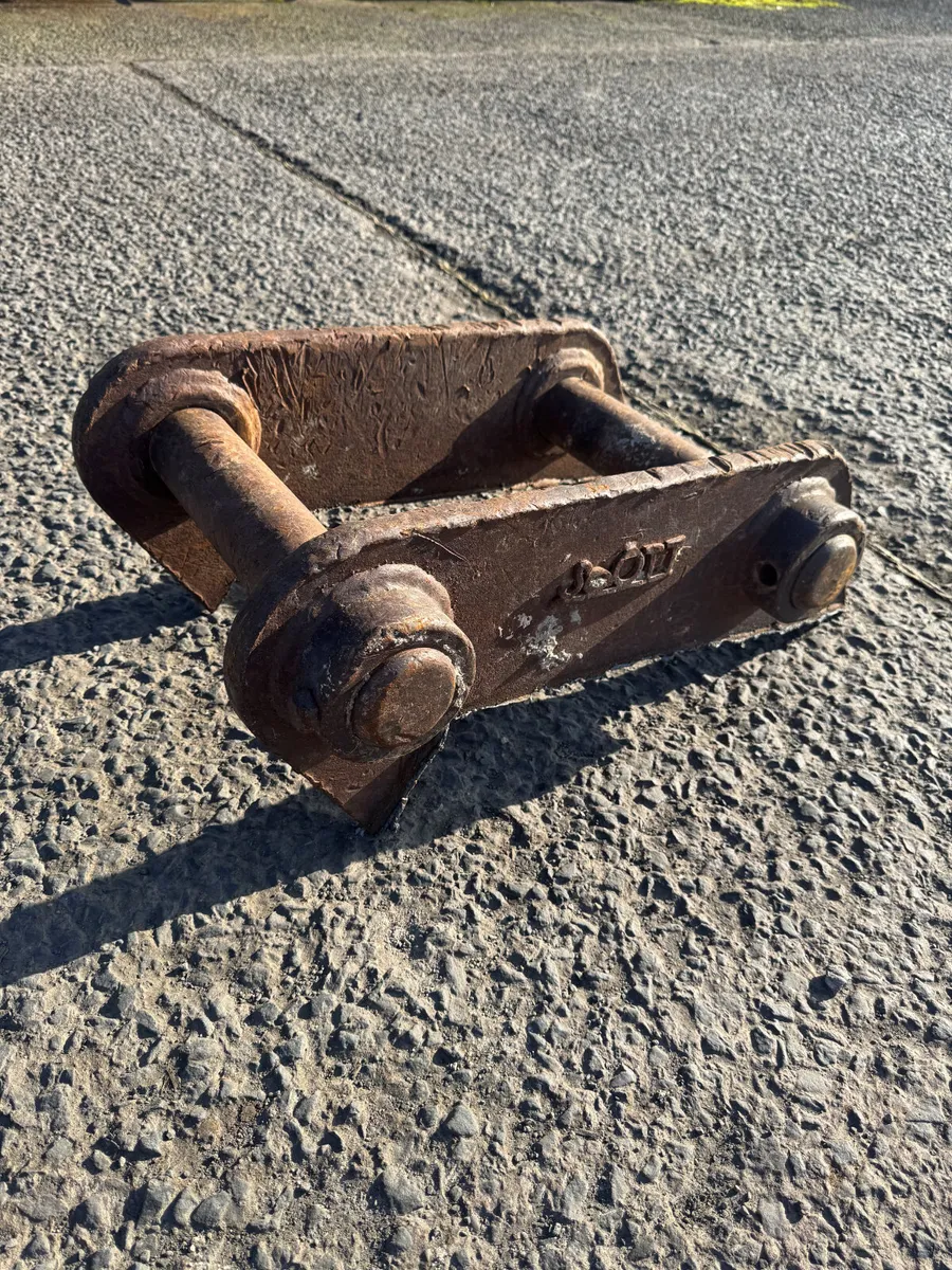 Linkage to suit 20 ton machine - Image 1