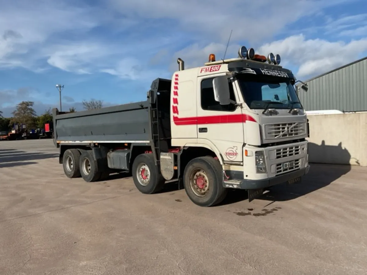 2008 Volvo FM9.380 8x4 Tipper - Image 1