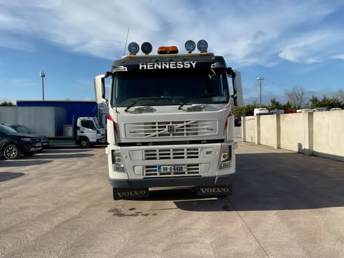 2008 Volvo FM9.380 8x4 Tipper - Image 2