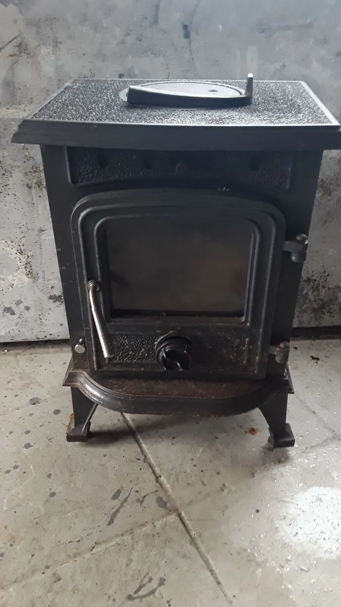 Solid fuel  stove - Image 1