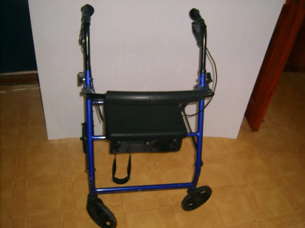 Mobility Rollator Walker + storage, brakes - Image 4