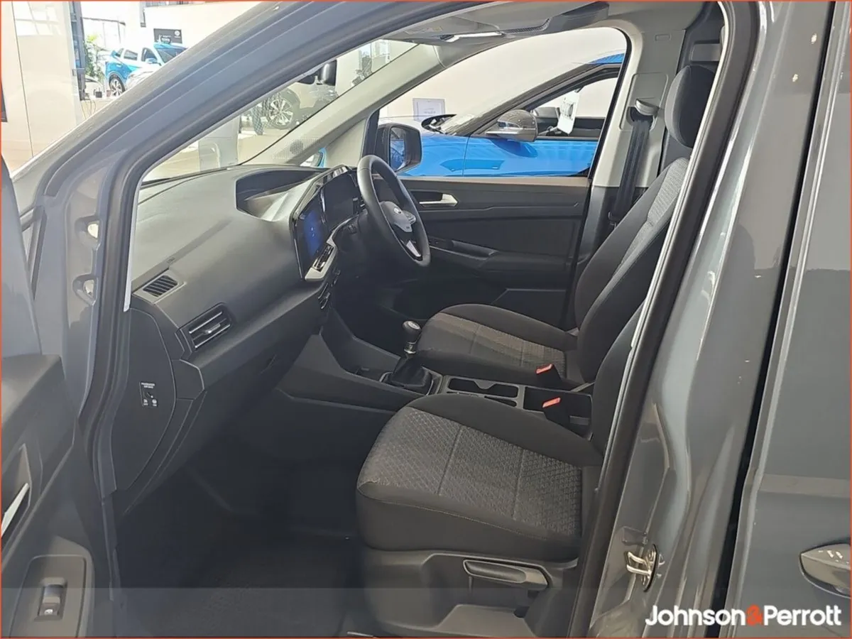 Ford Transit Connect Limited LWB - Image 3