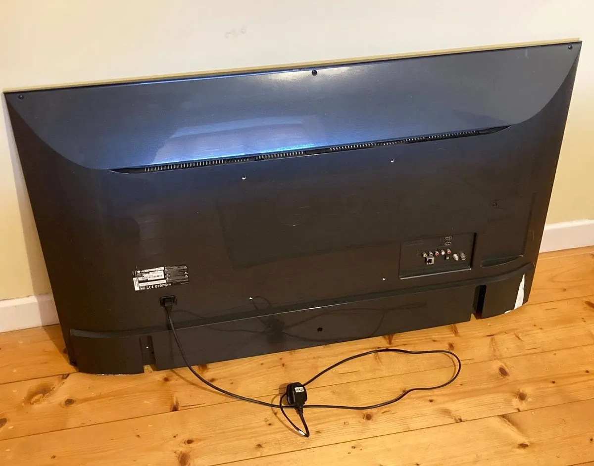 LG 49” Full HD Smart LED TV + Remote Control - Image 3