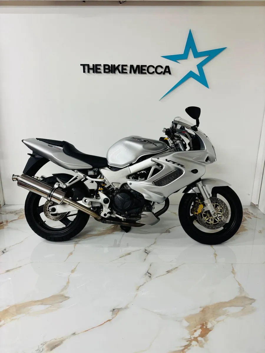 Honda VTR 1998 - Image 1