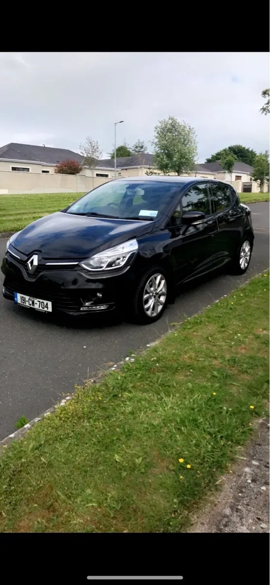 Renault Clio - Image 1