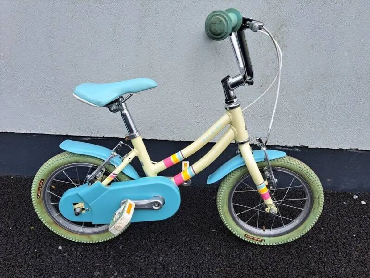 Child bike 14 inch raleigh with stabilisers - Image 2