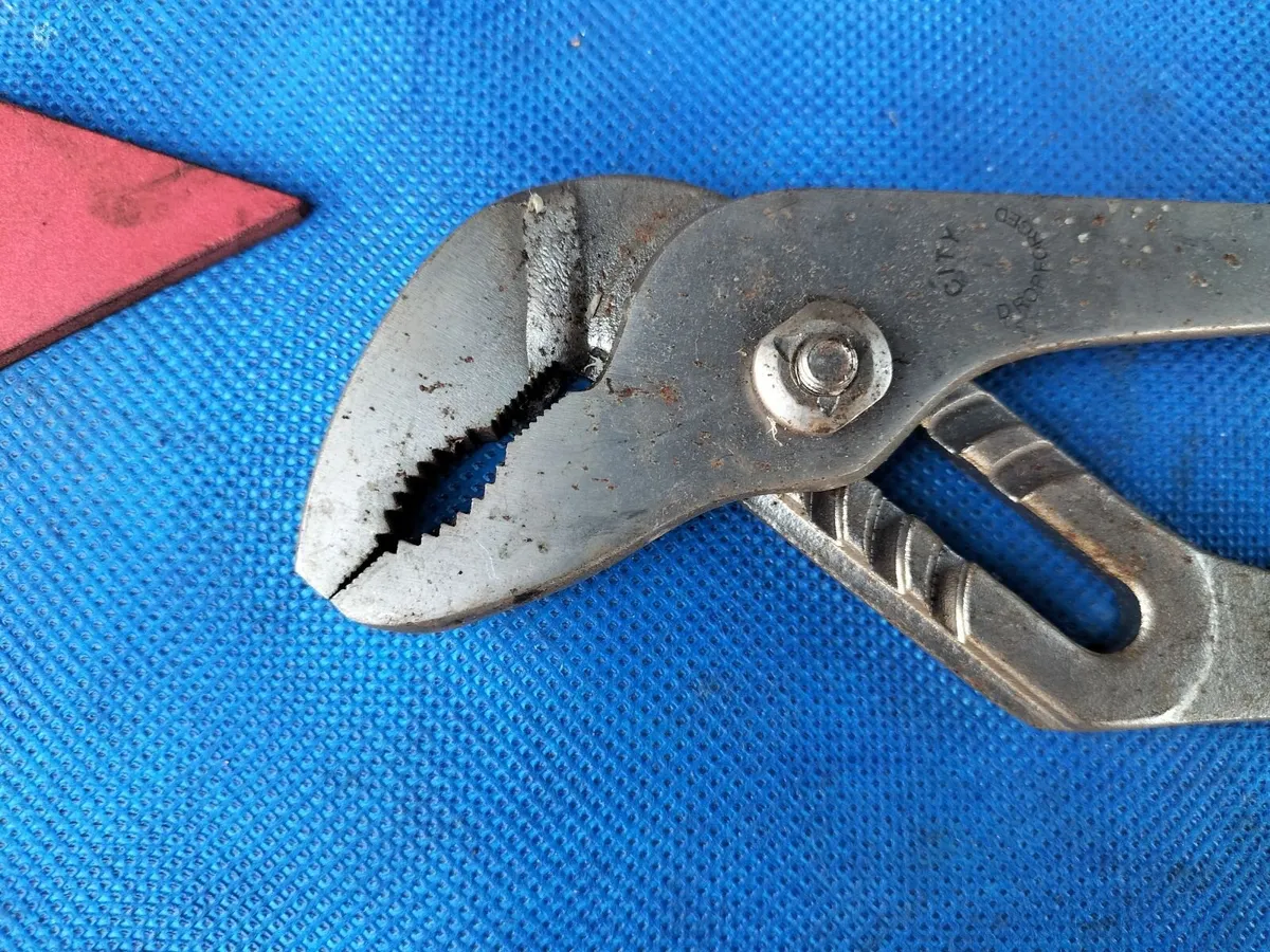 Pair of Handy Pliers - Image 2