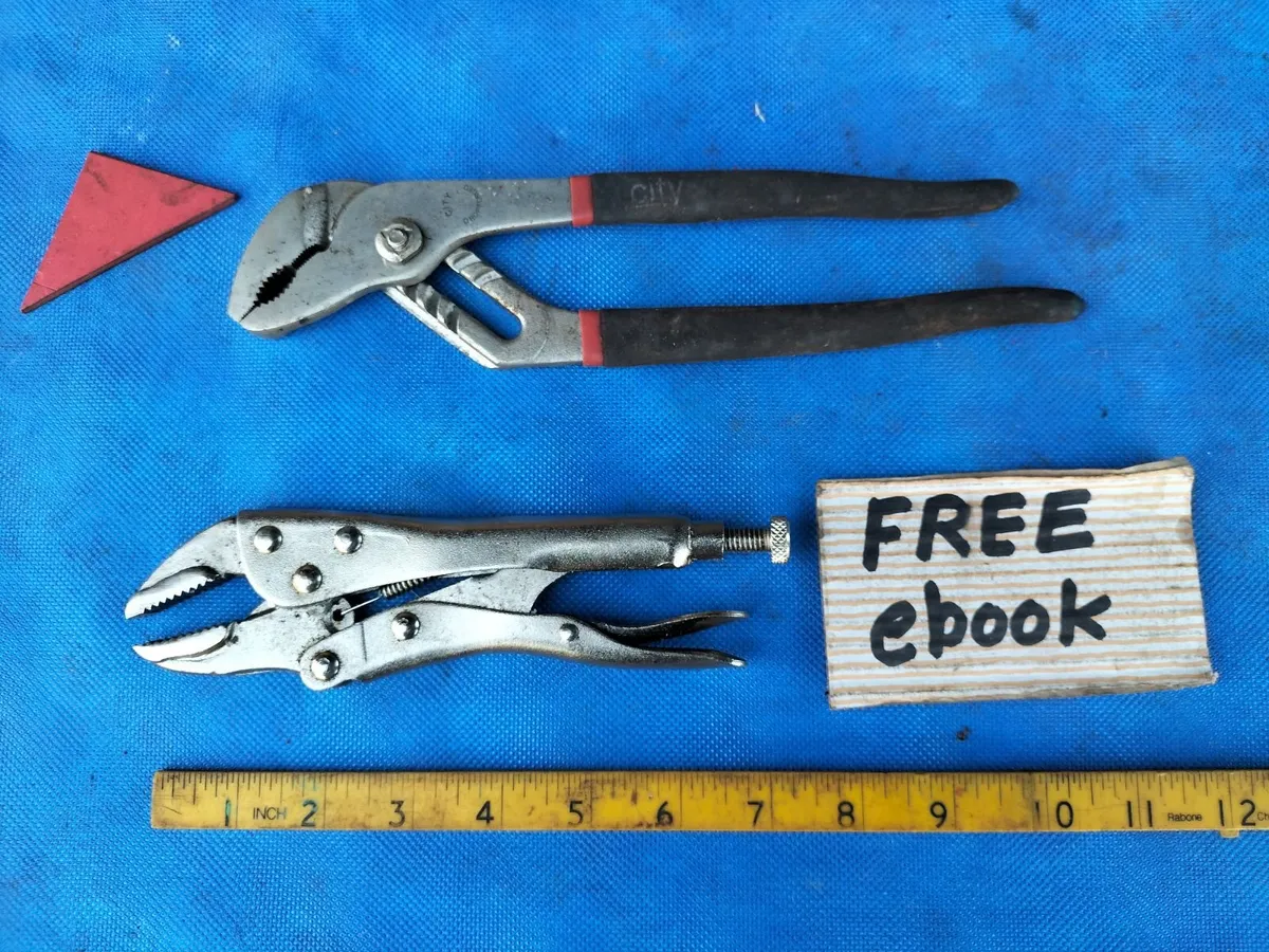Pair of Handy Pliers - Image 1