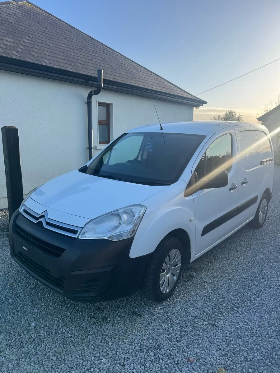 Citreon Berlingo 625 LX BlueHDI - Image 3