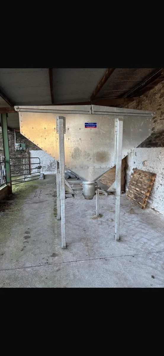 Tote Feed Bin - Image 2