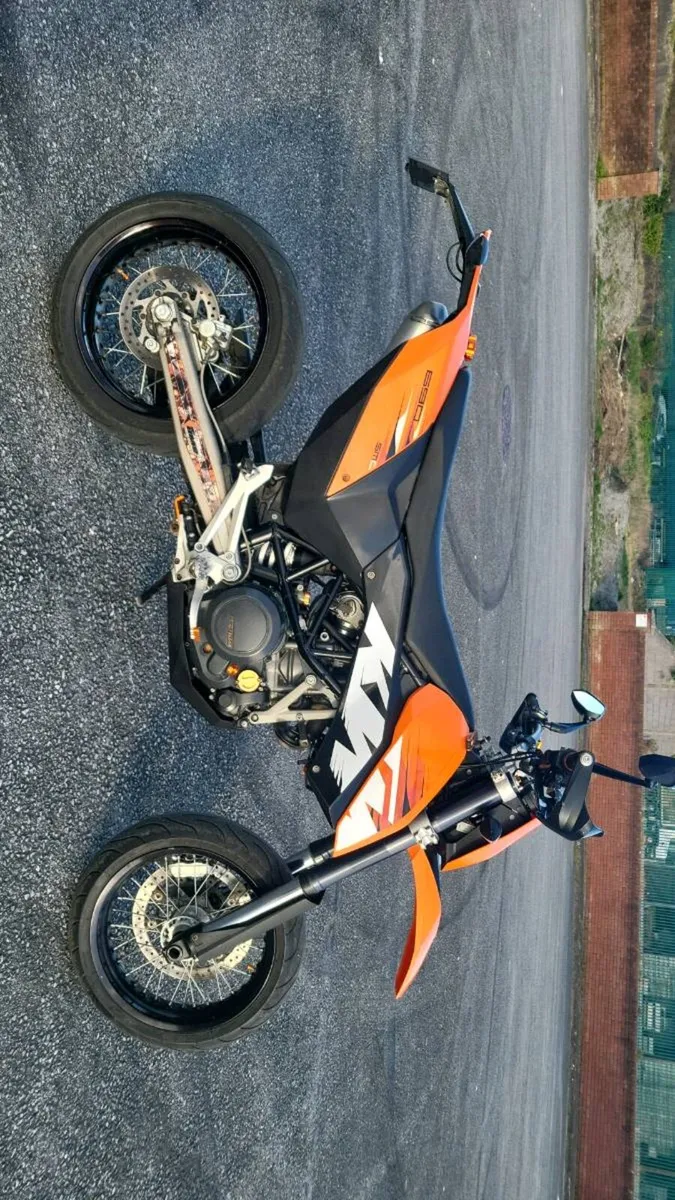 Ktm 690 supermoto - Image 2