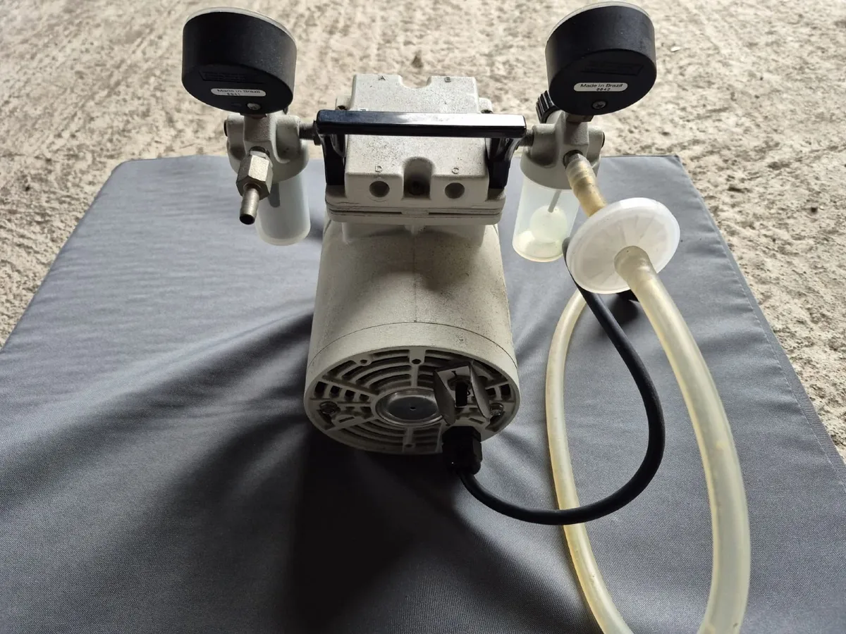 Laboratory Vacuum & Pressure Pump - Image 1