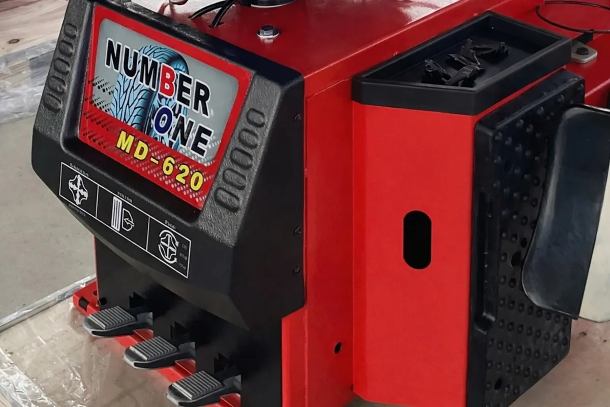 Semi-Automatic Tyre Changer MD620 Garage Workshop - Image 2