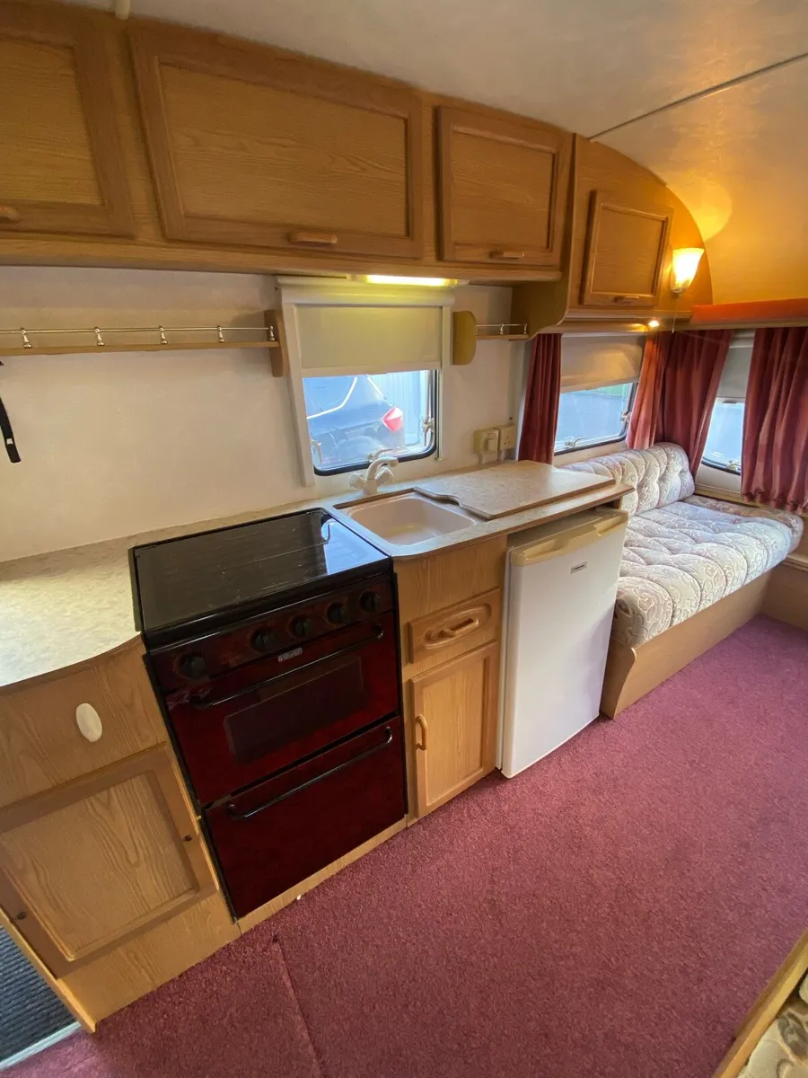 Avondale dart Caravan - Image 2