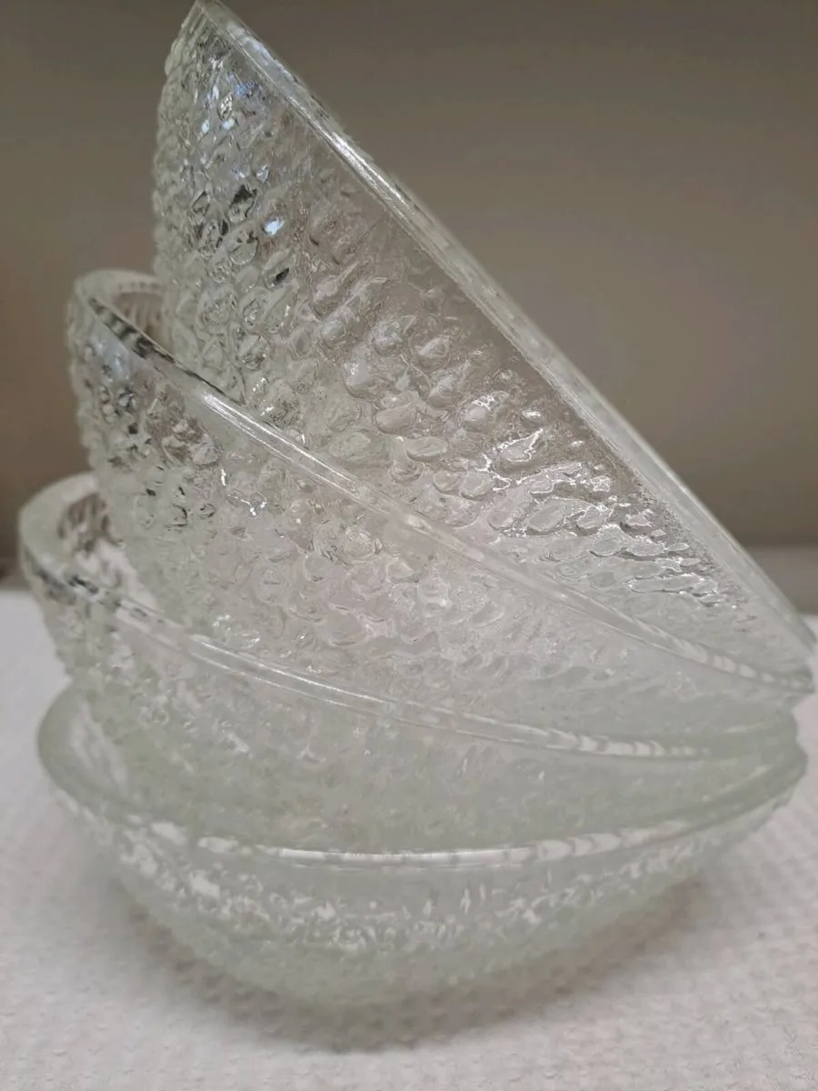 Vintage 1960s Prawn Avocado Cocktail Glass Bowls - Image 1