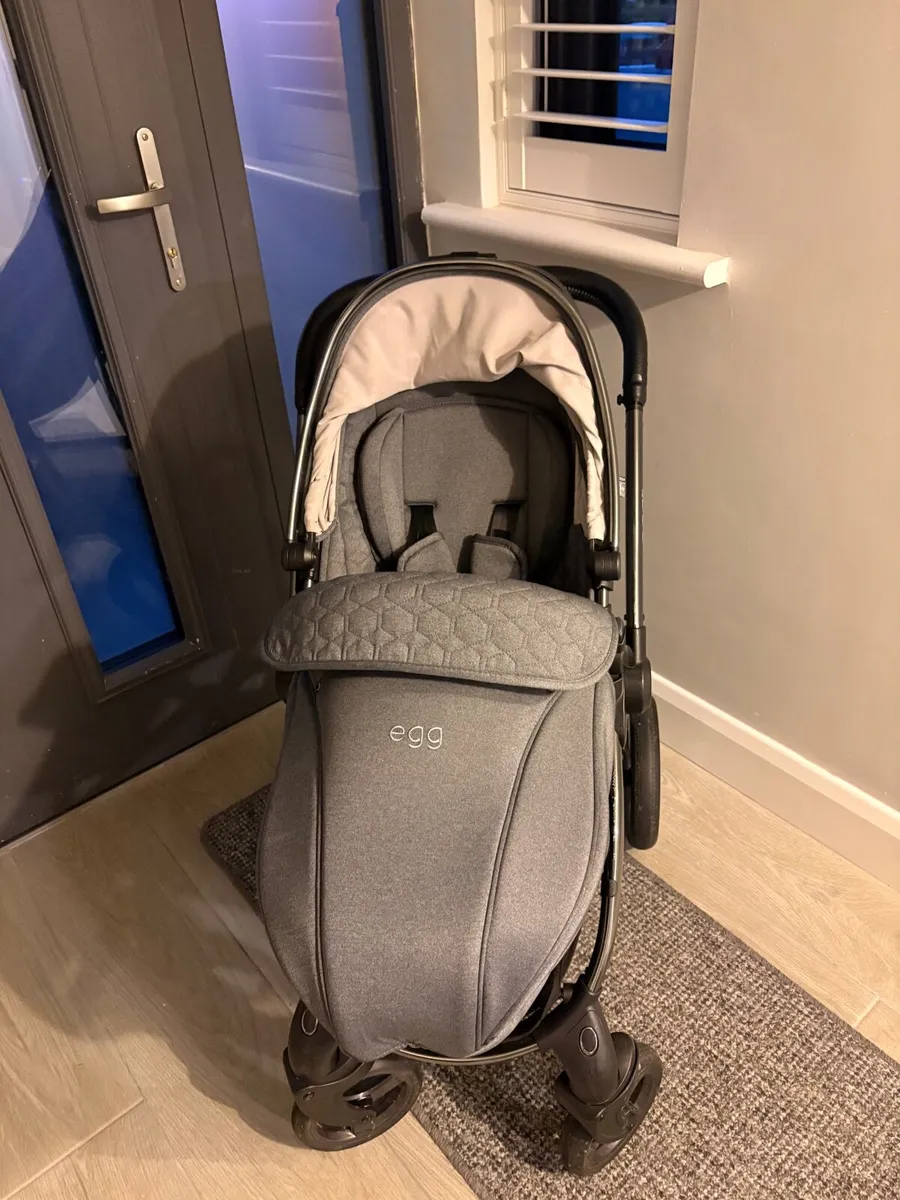 Egg2 Travel System - Image 1