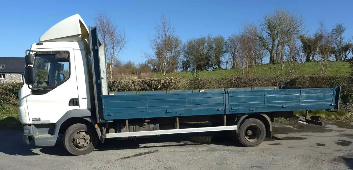 DAF LF 45.160  Truck with 20ft Dropside Body - Image 3