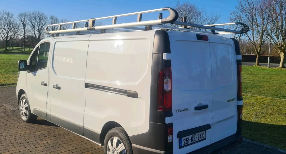 Renault Traffic Roofrack - Image 1