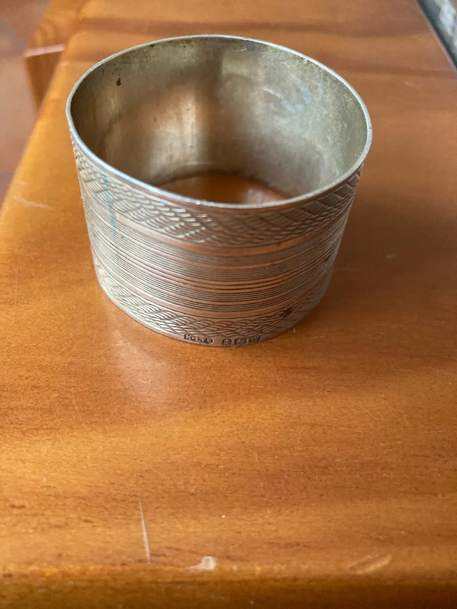 Sterling Silver hallmarked napkin ring - Image 1