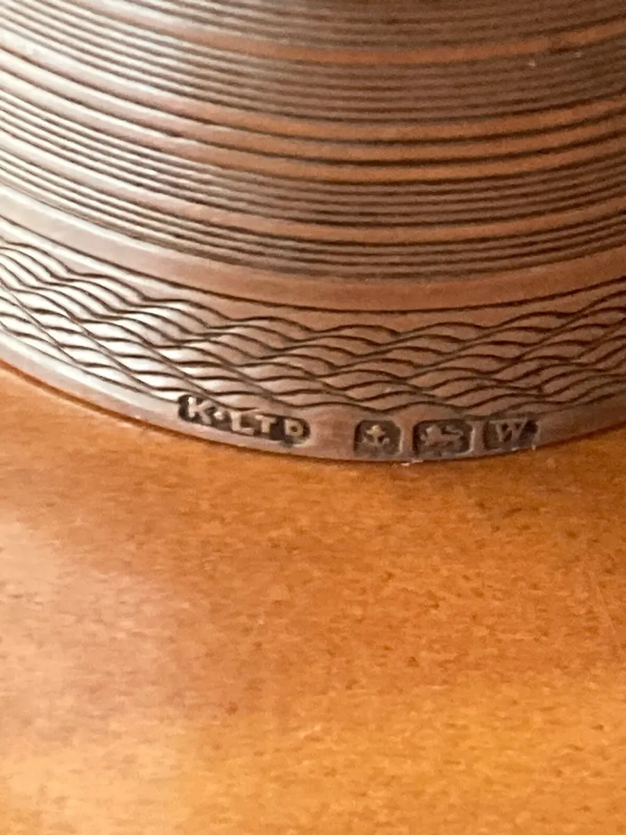 Sterling Silver hallmarked napkin ring - Image 2