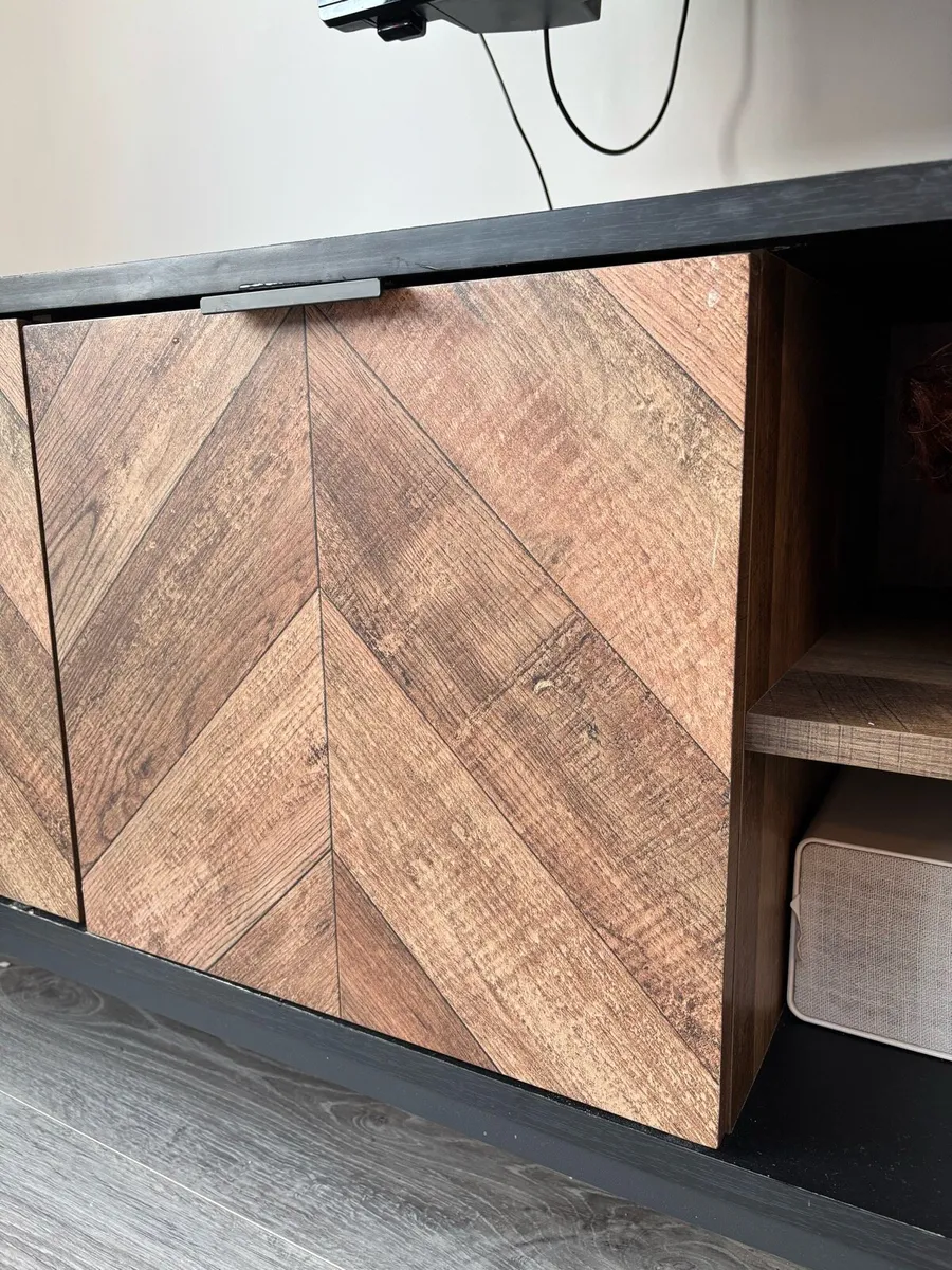 TV unit walnut and black - Image 4