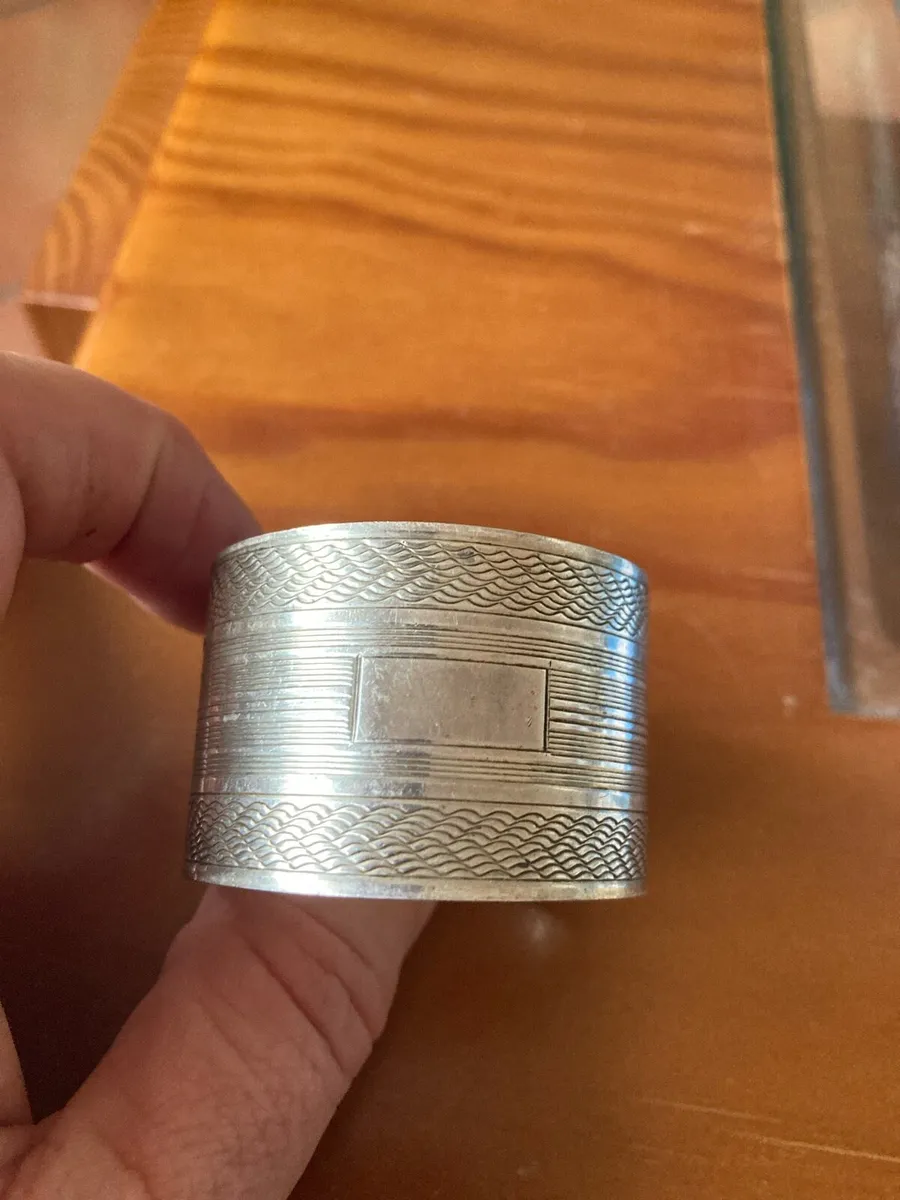 Sterling Silver hallmarked napkin ring - Image 4