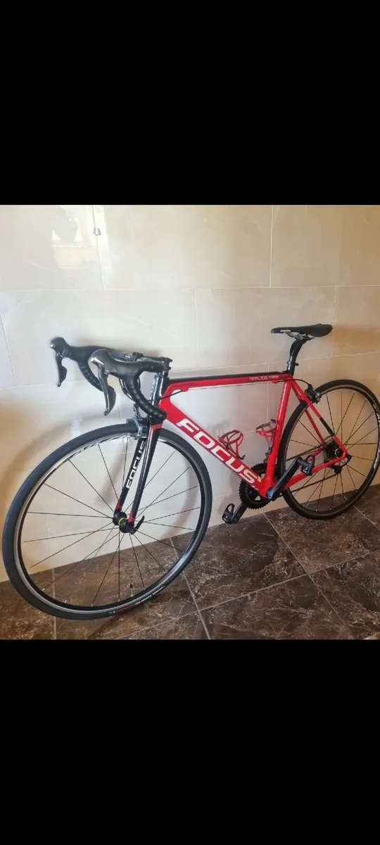 Focus Izalco max road bike - Image 1