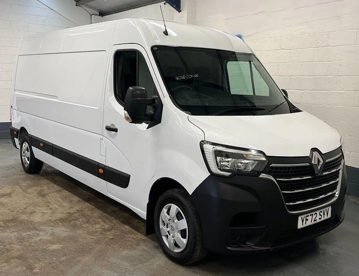 2023 Renault Master Medium Roof Panel Van - Image 1