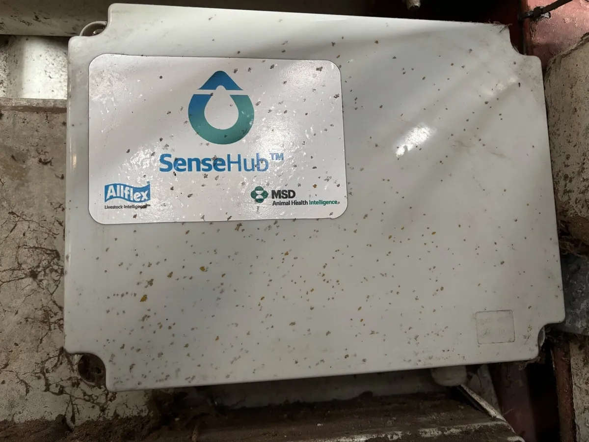 SenseHub system 130 collars - Image 1