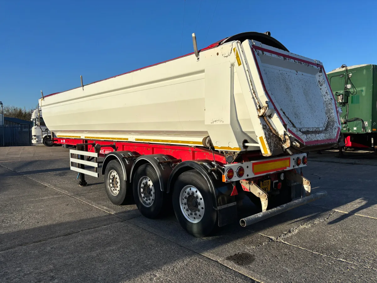 2017 Kelburg Steel Aggregate tipping trailer - Image 1