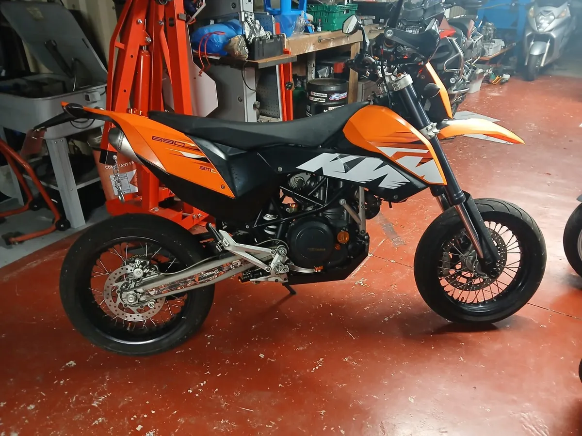 Ktm 690 supermoto - Image 1