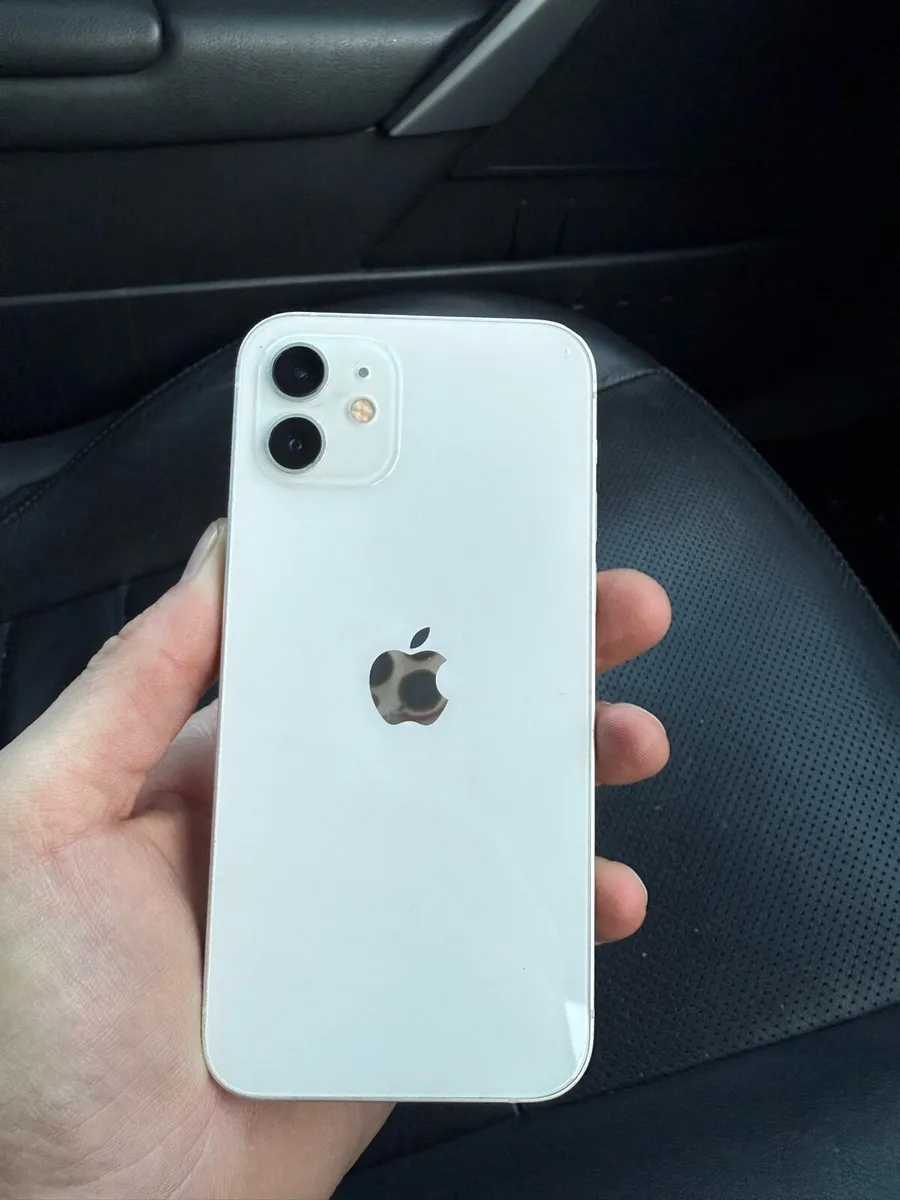 iPhone 12 - Image 1