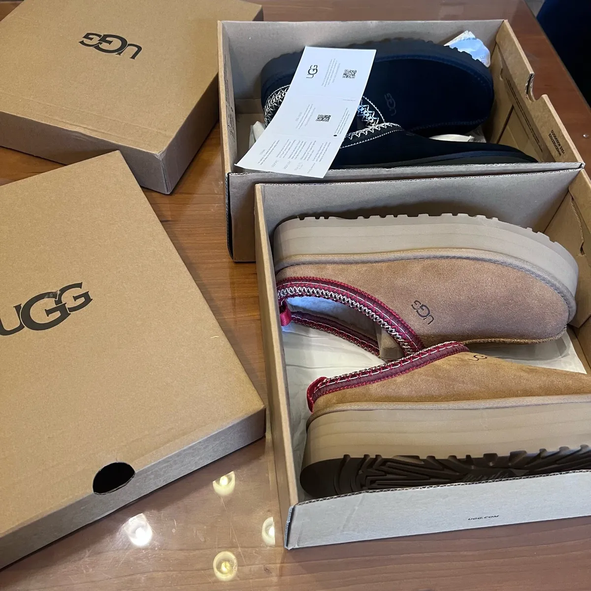Tazz uggs - size 5