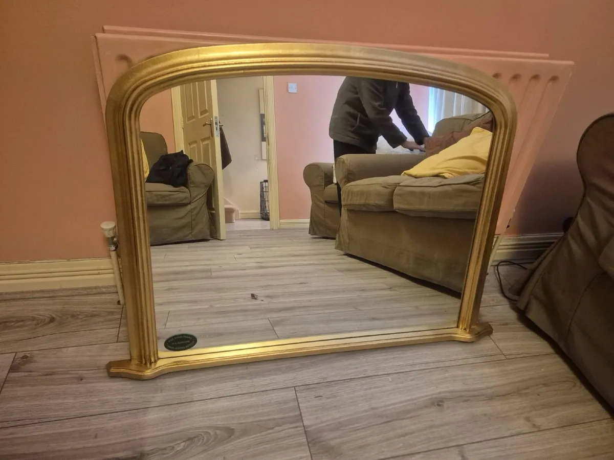Gold mirror - Image 1