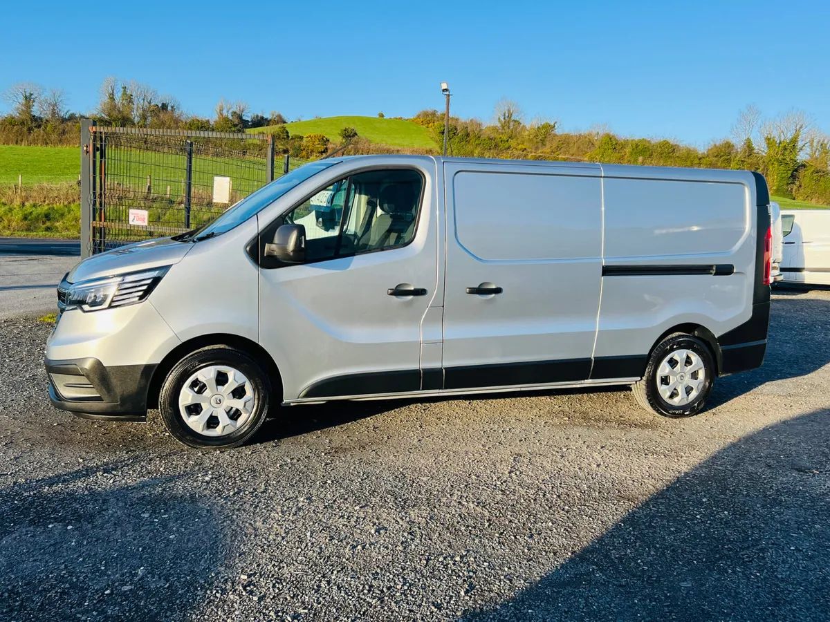 2022 Renault Trafic LWB 150BHP €17000 ON IRISH REG - Image 4