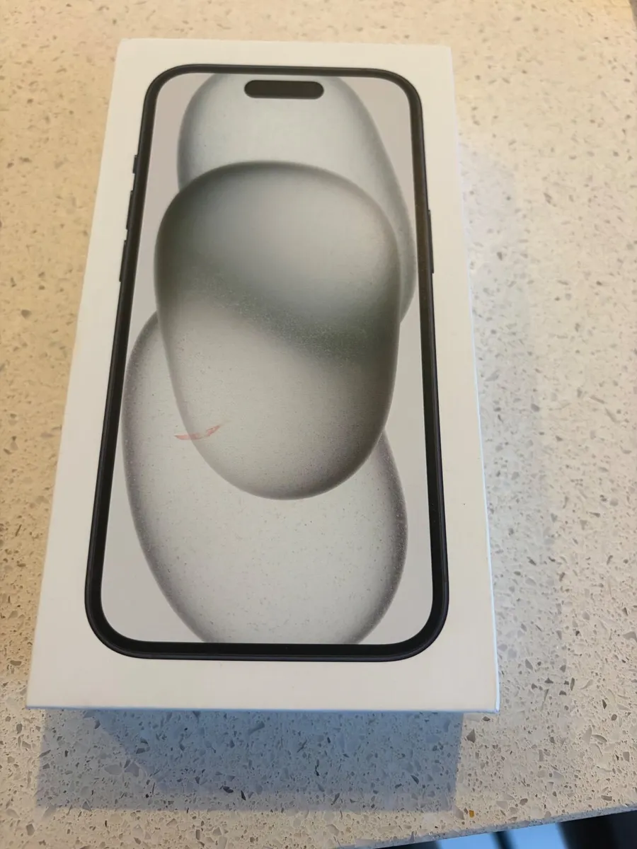 iPhone 15 - Image 2